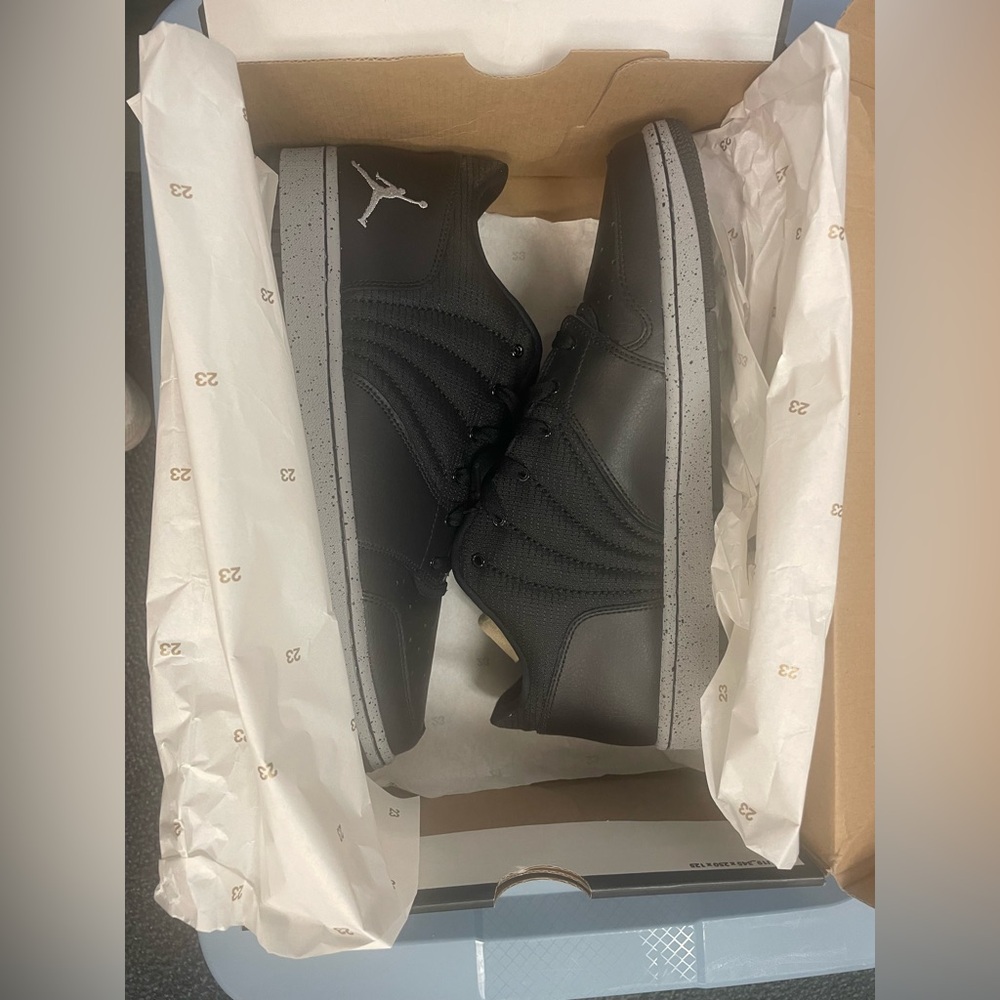 Jordan 1 Flight 4 Low Premium - Picture 2 of 6